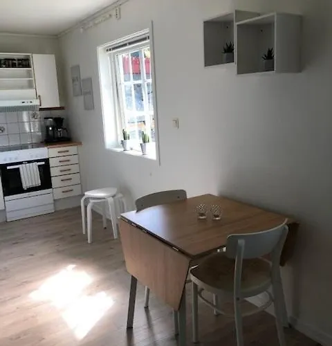 Appartamento Koselig Nyoppusset 3 Roms Med Egen Parkeringsplass I Rolige Omgivelse Naer Sjoen, 2 Mil Nord For Sentrum. Bergen