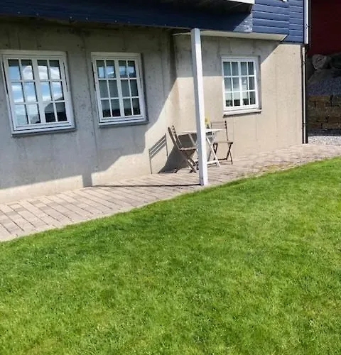 Appartamento Koselig Nyoppusset 3 Roms Med Egen Parkeringsplass I Rolige Omgivelse Naer Sjoen, 2 Mil Nord For Sentrum.