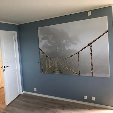 アパート Koselig Nyoppusset 3 Roms Med Egen Parkeringsplass I Rolige Omgivelse Naer Sjoen, 2 Mil Nord For Sentrum. *