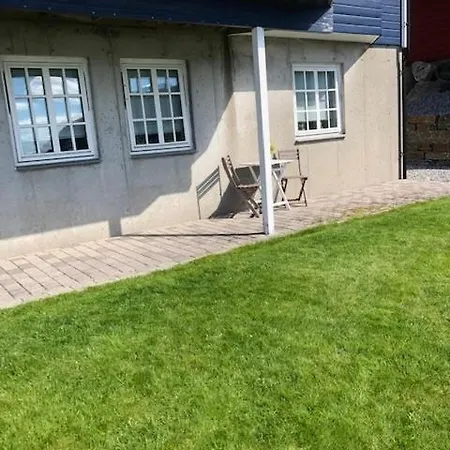 Апартаменти Koselig Nyoppusset 3 Roms Med Egen Parkeringsplass I Rolige Omgivelse Naer Sjoen, 2 Mil Nord For Sentrum.