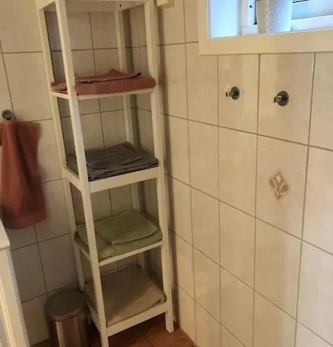 Апартаменты Koselig Nyoppusset 3 Roms Med Egen Parkeringsplass I Rolige Omgivelse Naer Sjoen, 2 Mil Nord For Sentrum. *